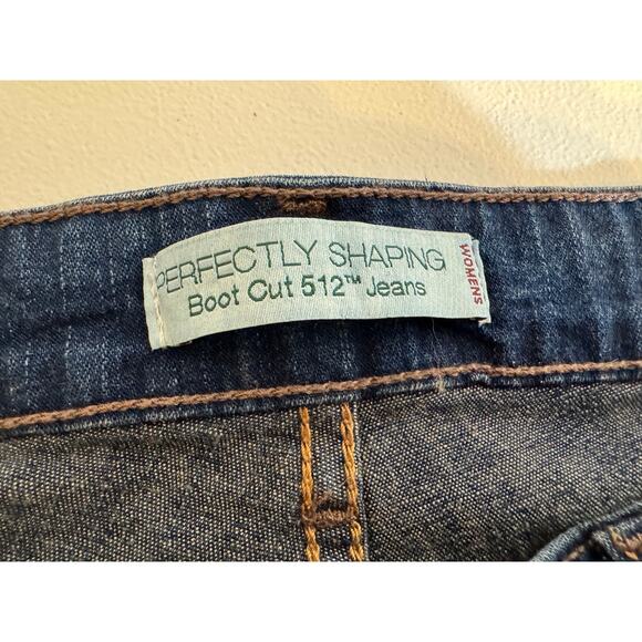 Levi's Women's jeans Perfectly Shaping boot cut 512 denim  Sz 16W short NEW - Picture 8 of 9